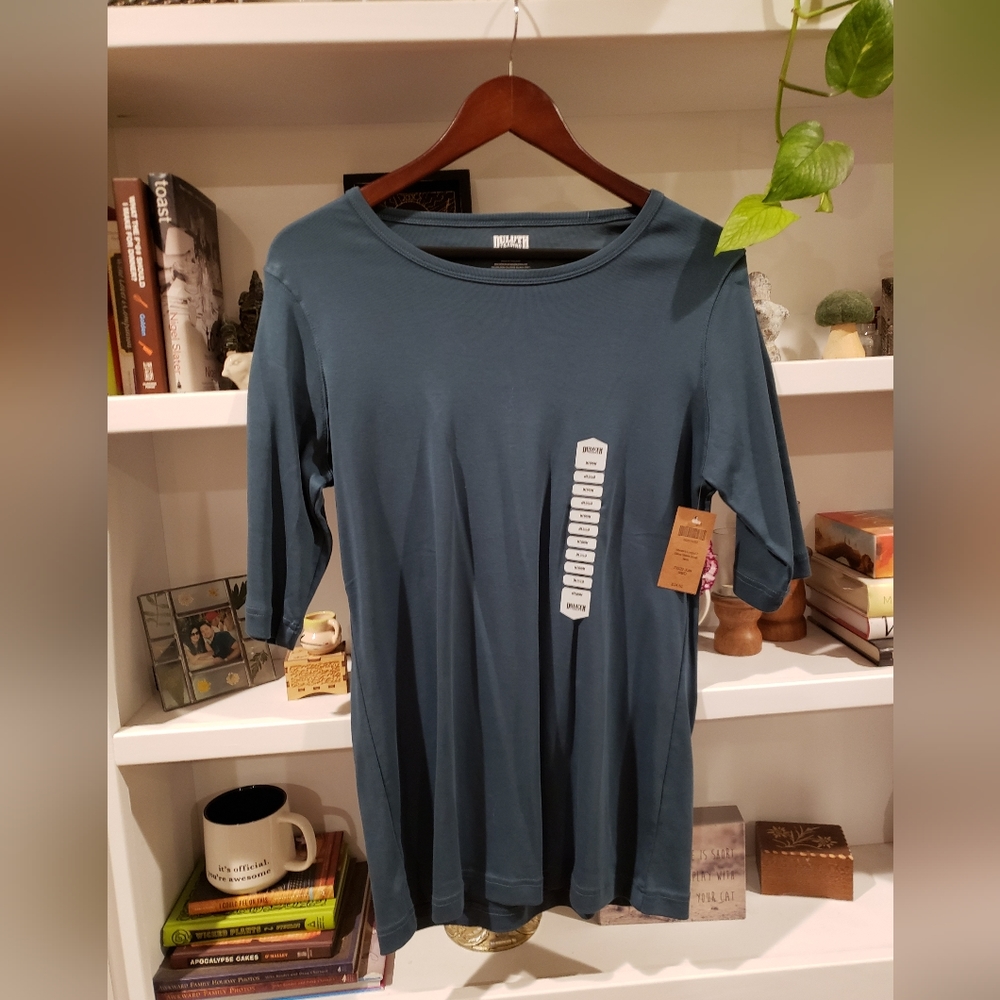 Duluth Trading Co. Women's top, size Medium